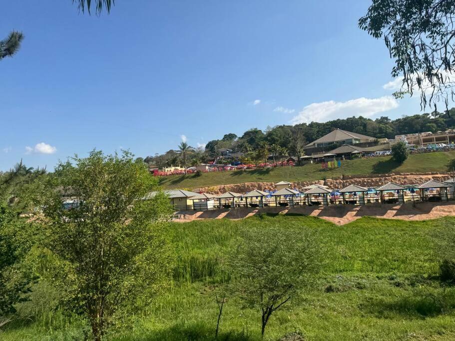 Casa Dentro Parque Aquatico Vila Águas de Lindóia Exterior foto