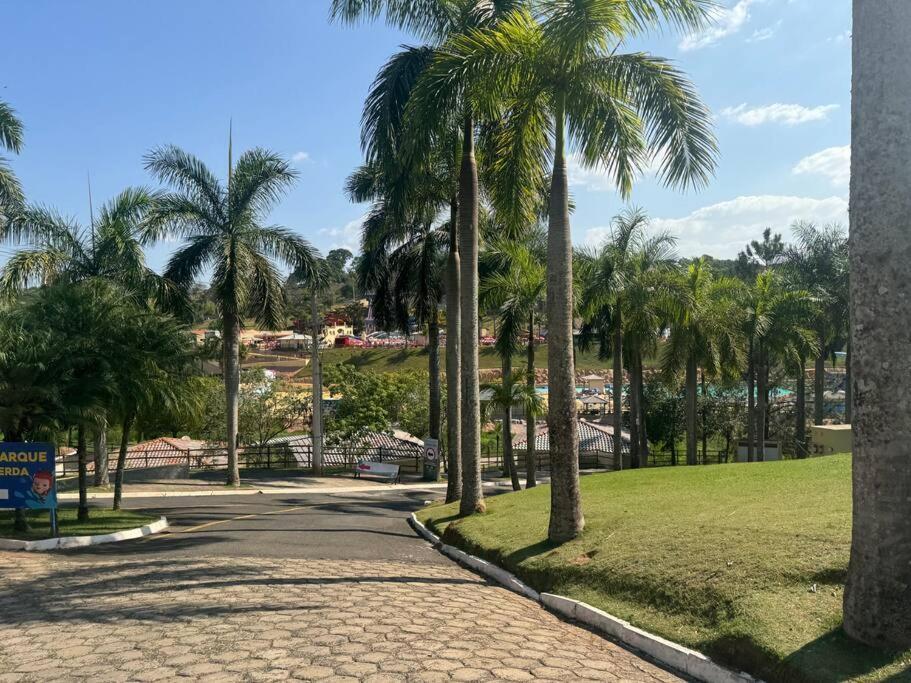 Casa Dentro Parque Aquatico Vila Águas de Lindóia Exterior foto